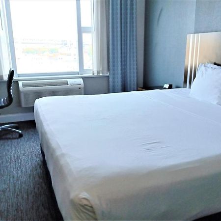 Hotel Wyndham Garden Long Island City Nowy Jork Zewnętrze zdjęcie